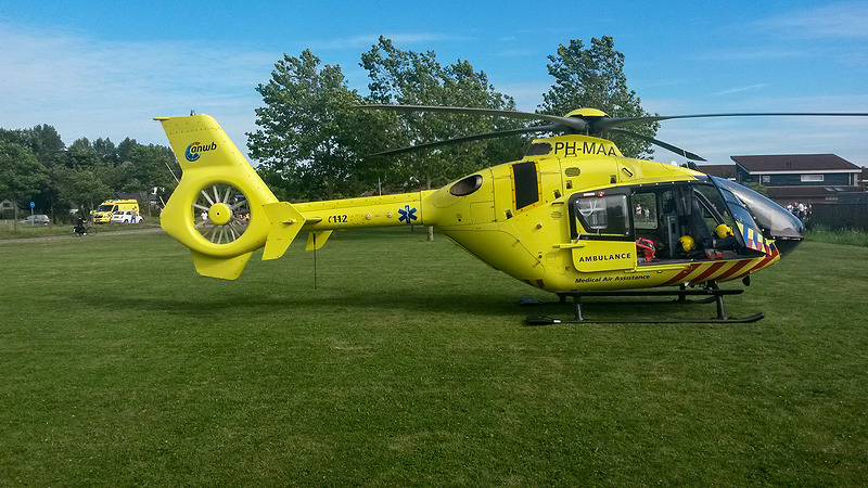 Eénzijdig ongeval fietster leidt tot komst traumahelikopter naar Heerhugowaard