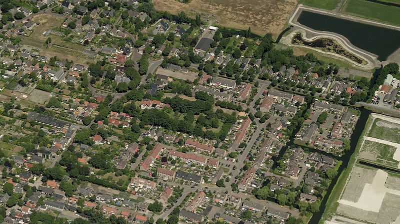 Buurtbewoners speelveld de Domeynen in Sint Pancras al jaren slachtoffer jongerenoverlast