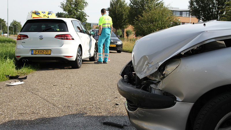 Opnieuw ongeval op berucht kruispunt Broek op Langedijk
