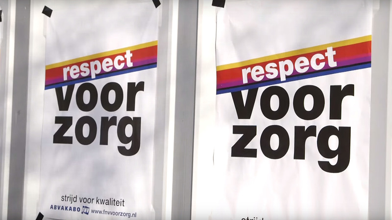 Red de Zorg Comité Alkmaar voert actie in Winkelcentrum De Mare