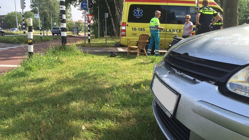 Scootterrijder gewond bij aanrijding op fietspad Bergerweg