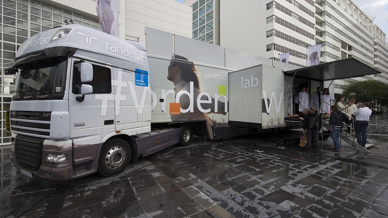 Alkmaarse jongeren kunnen zich laten testen op talent en persoonlijkheid in mobiel lab