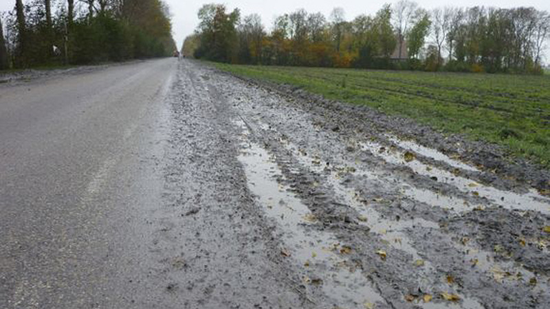 Politie: 'Pas op! Landbouwverkeer