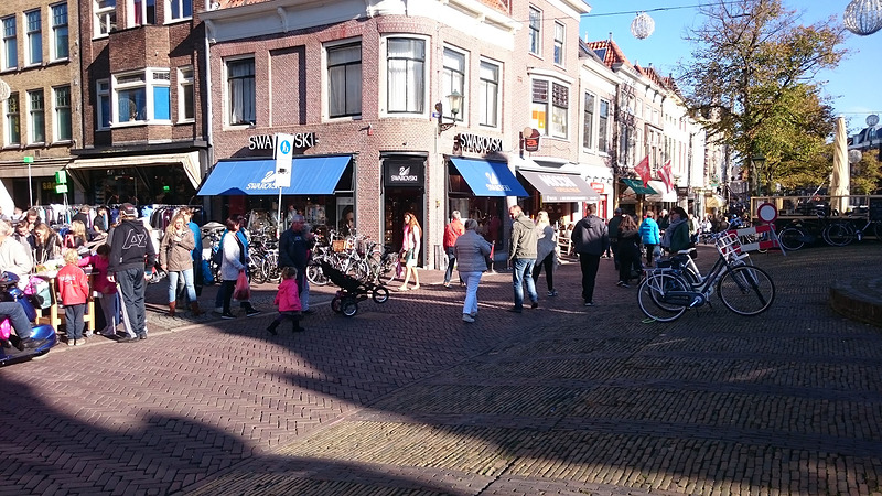 Gele loper' tussen Langestraat en d'Oude Stad