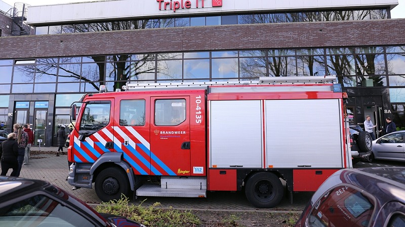 Kantoorpanden aan de Keesomstraat ontruimd na meerdere meldingen van gaslucht