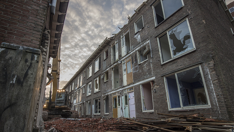 Sloopwerkzaamheden Coornhertkade in volle gang