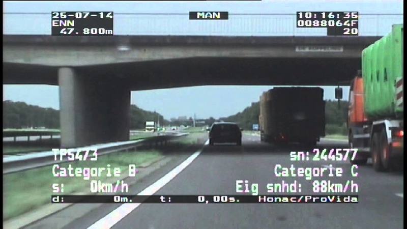 Videosurveillanten tonen beelden van rijgedrag aan overtreders