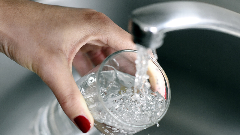 Vreemde smaak en geur aan Heerhugowaards kraanwater