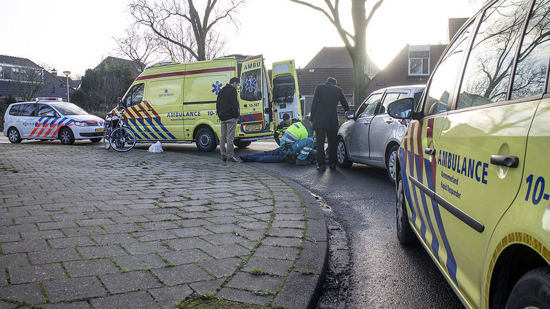 Aanrijding fietser Kasteellaan; slachtoffer naar ziekenhuis