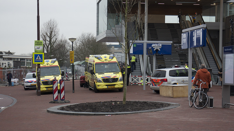 Veel kritiek op lift en steile trappen stationstraverse na val oudere man