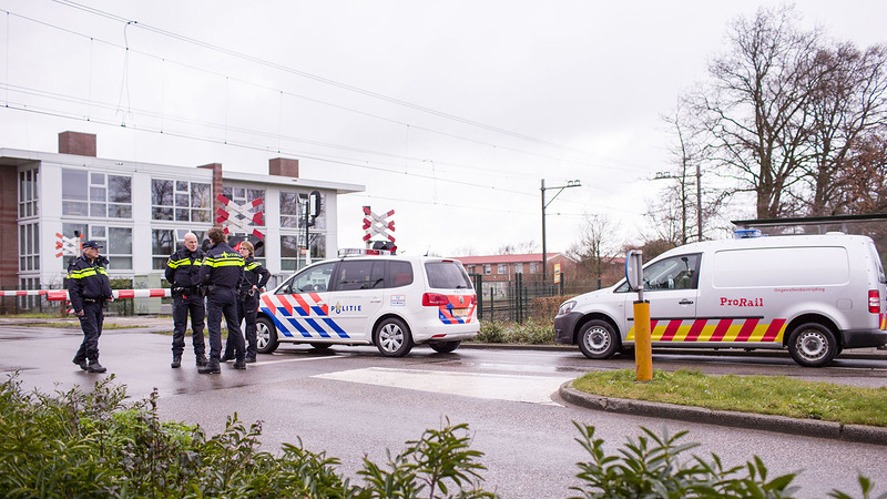 Dodelijk ongeval op spoorwegovergang in Heiloo: bejaarde vrouw overleden