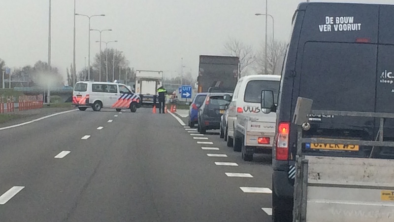 Leeghwaterbrug tijdelijk defect door windvlaag