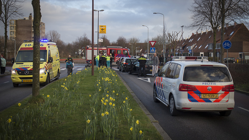 Pittige kop-staartbotsing op Laan van Parijs in Alkmaar