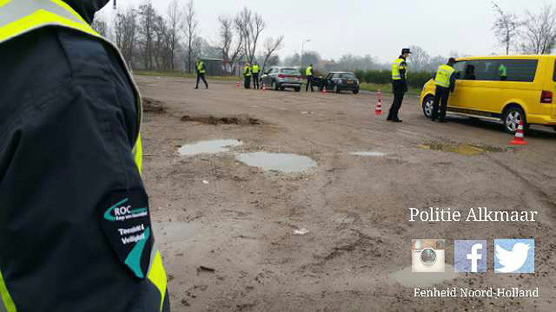 Leerlingen Handhaver Toezicht en Veiligheid voeren opnieuw verkeerscontrole uit