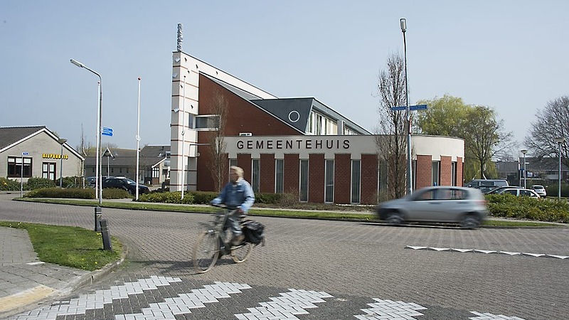 Voormalig gemeentehuis Graft-De Rijp verkocht voor woningbouw