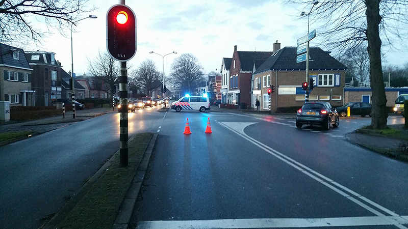 Fietser licht gewond bij aanrijding op Kennemerstraatweg in Heiloo