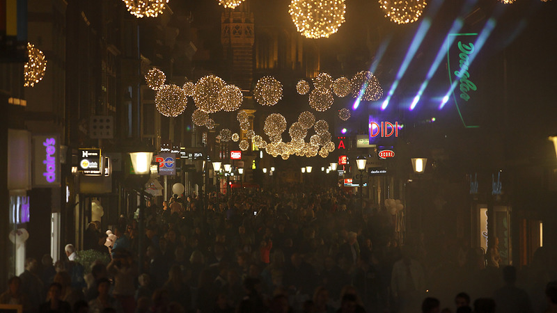 Modeshows, dans en live muziek tijdens paaseditie Alkmaar Shopping Night