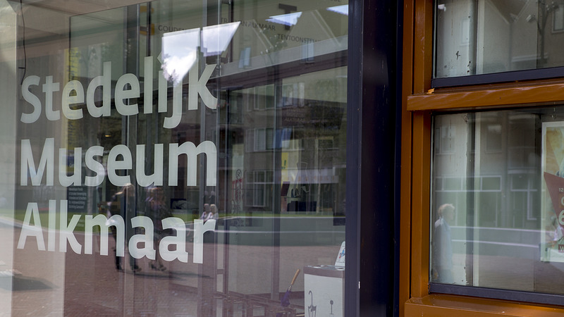 Bescheiden eerbetoon Anton Dekker in Stedelijk Museum Alkmaar