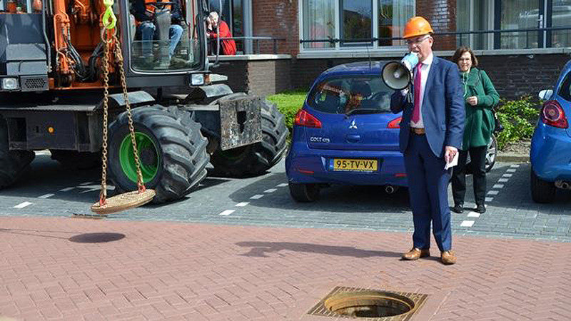 Gouden' putdeksel voor vernieuwde Raadhuisbuurt