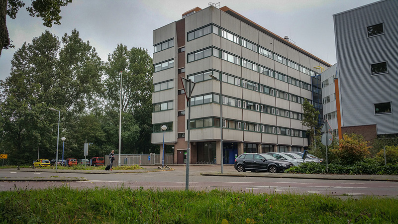 Eerste groep vluchtelingen aangekomen in opvang Robonsbosweg