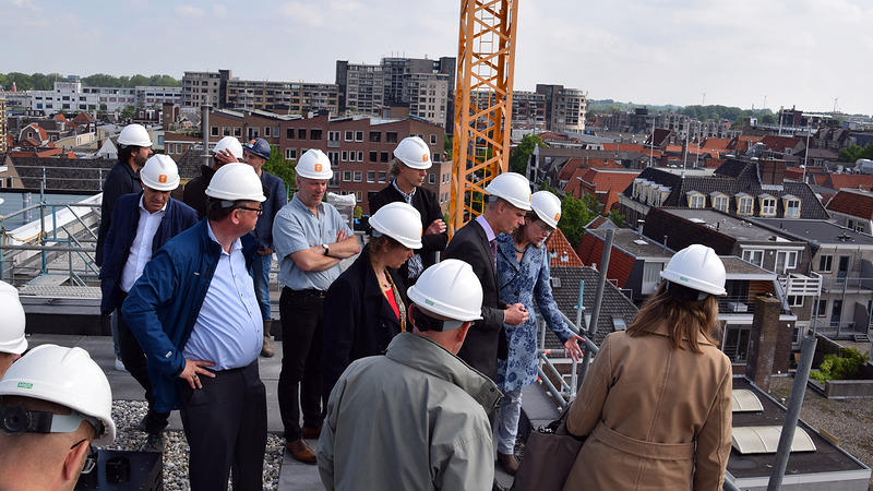 Minister Blok op visite bij Nordemann van Spaander