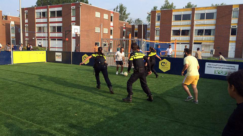 Agenten combineren het nuttige met het aangename