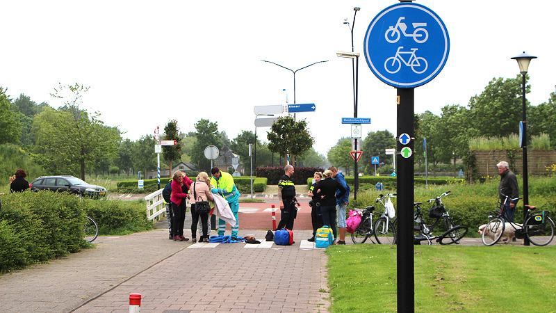 Fietsers botsen op Rustenburgerweg, oudere vrouw gewond