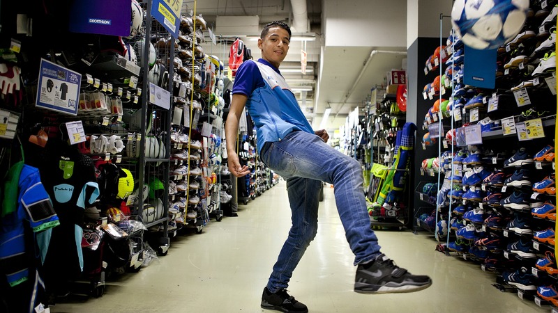 Grote Decathlon-winkel in Winkelcentrum Noorder Arcade