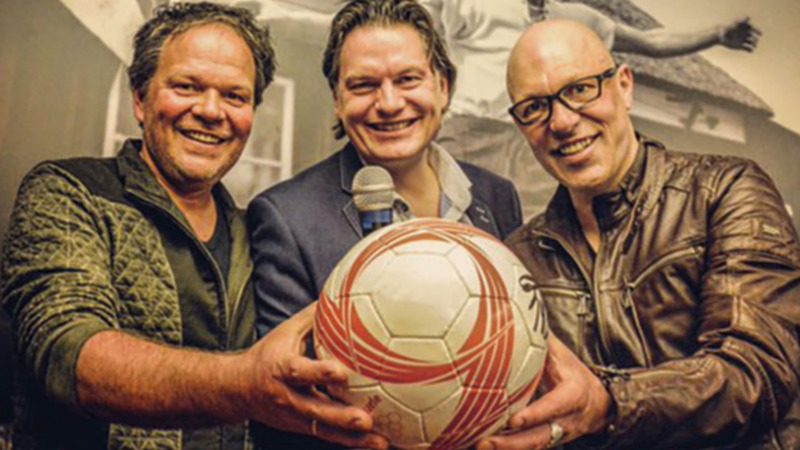 Sportprominenten in Sint Pancras tijdens sportcafé bij SV Vrone