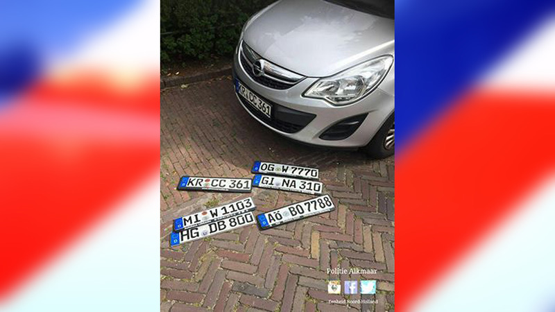 Kentekens van Duitse auto's in Bergen getrokken