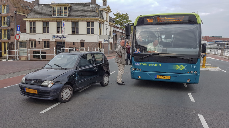 Connexxion met gemeente in gesprek; twee ongevallen op Kanaalkade in twee dagen tijd 