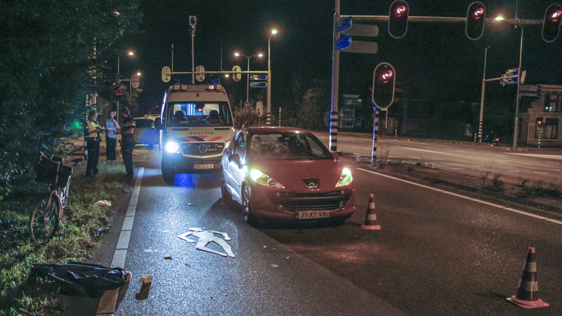 Fietsster zwaar gewond na ongeval bij oversteken Heilooër Tolweg