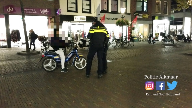 Betrapt op gestolen snorfiets door ritje tijdens koopavond