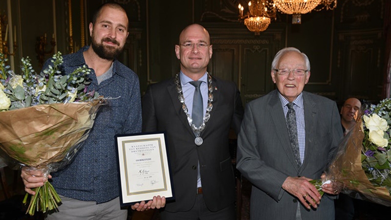 Heerhugowaarder geëerd voor redden 87-jarige Alkmaarse drenkeling