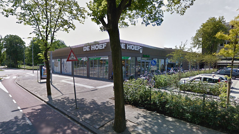 Omwonenden winkelcentrum De Hoef houden parkeerplaatsen bezet, winkeliers maken zich zorgen