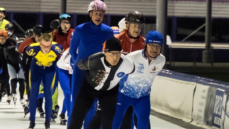 Alkmaarse Elfstedentocht op ijsbaan De Meent