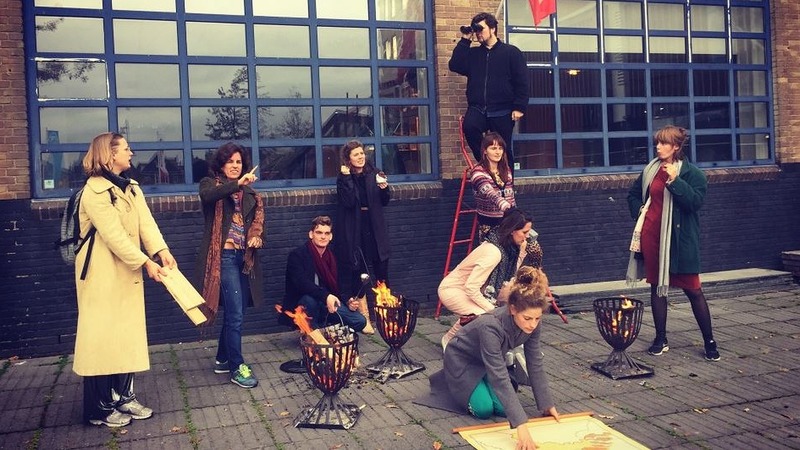 Karavaan moet voor 1 april Ringersfabriek uit