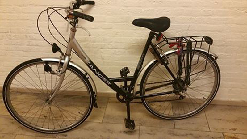 Politie zoekt eigenaresse van damesfiets gestolen bij Excelsiorhof