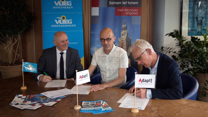 VLIEG Makelaars nieuwe hoofdsponsor erfgoedstichting Adapt