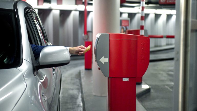 Nu parkeren bij station Alkmaar met Total tankpas