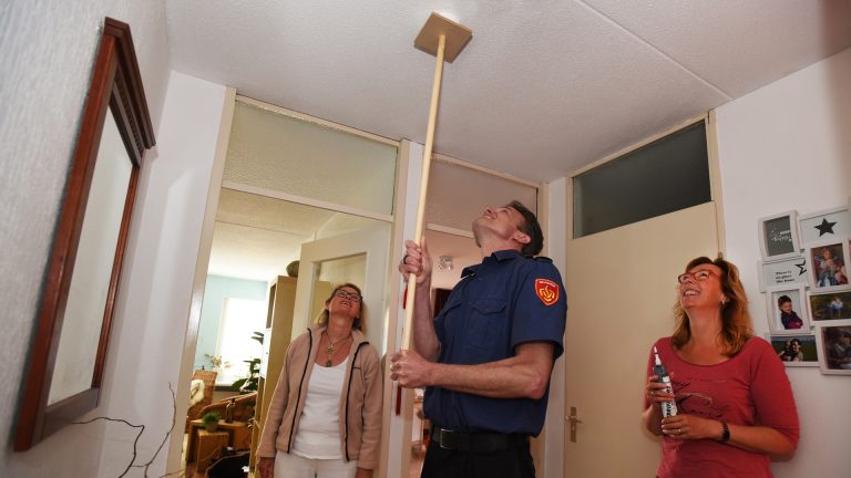 65-plussers uitgenodigd voor Broodje Brandweer in de kazerne ?