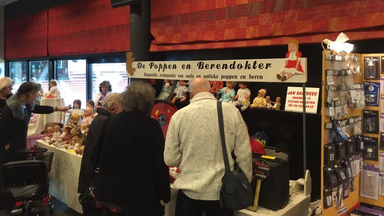 2e Poppen-, beren en miniaturenbeurs in AFAS Stadion ?