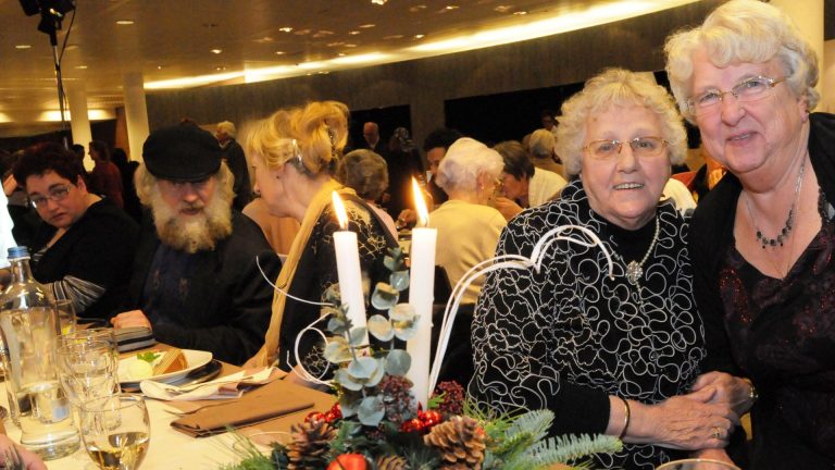 Resto VanHarte organiseert kerstlunch in Wijkcentrum Overdie ?