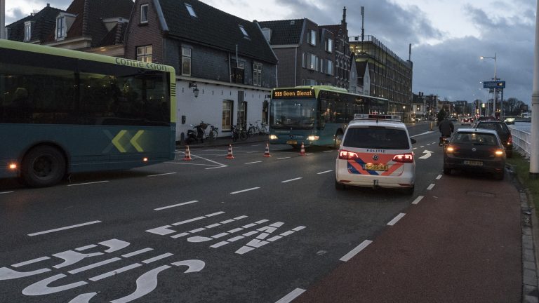 U-bocht maken op Kanaalkade in Alkmaar blijkt slecht idee