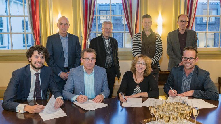 Handtekening onder plannen voor dorpshart Stompetoren