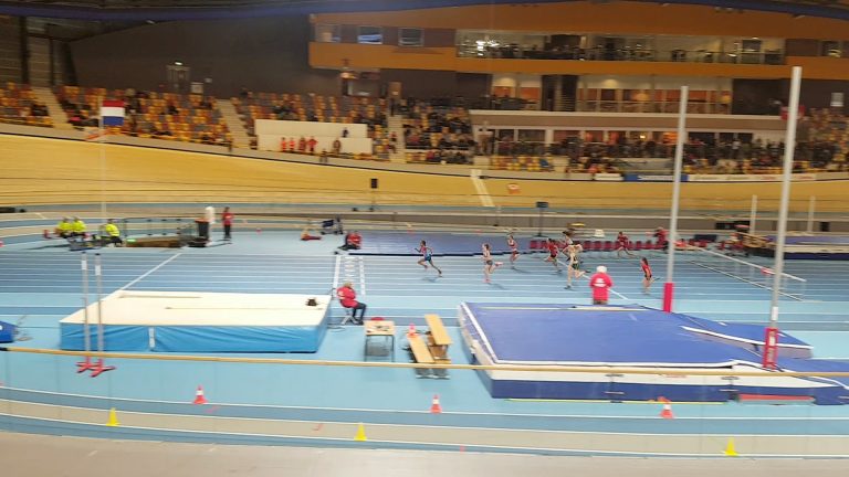 Lana Broers oppermachtig op 60m horden bij Nationale D Spelen
