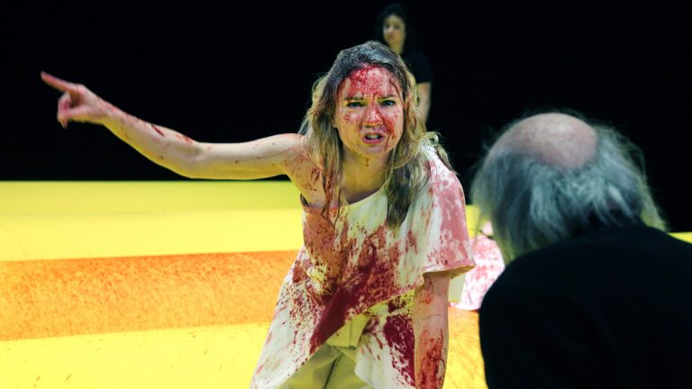 2500 jaar oude toneelklassieker Oresteia in modern jasje ?