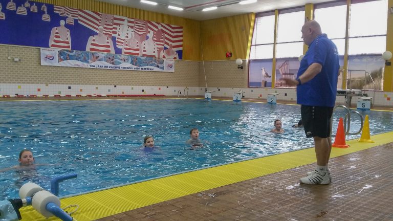 Zwemdiploma’s voor leerlingen Sint Michaelschool Zuidschermer