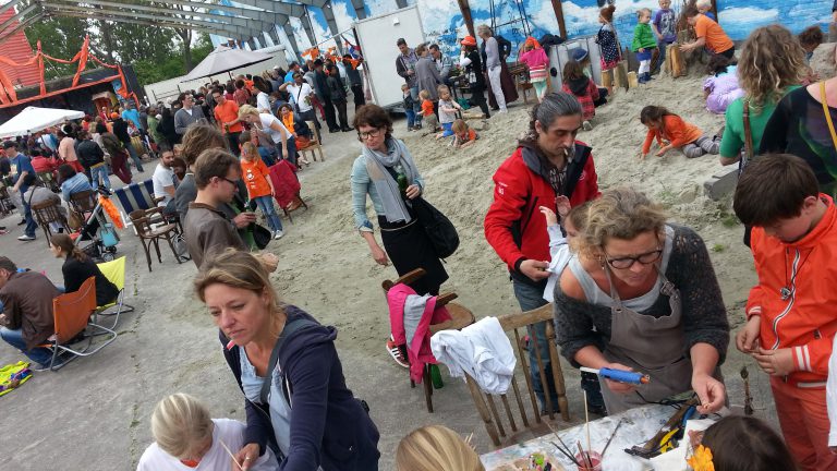 HAL25 biedt alternatief Koningsdag in Overstad ?