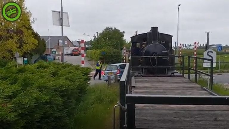 Heerhugowaardse rijdt in Wognum tegen stoomtram op